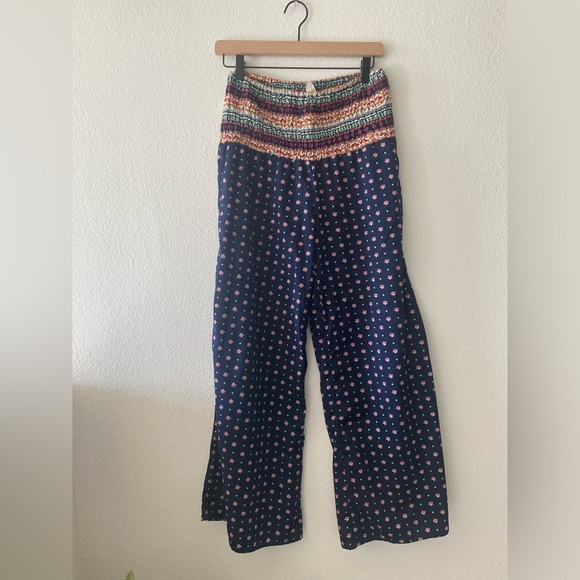 True destiny, Parachute Wide Leg Scrunch Waist Pants - Picture 1 of 4